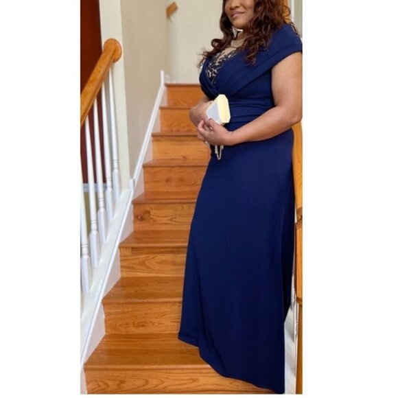 TADASHI SHOJI Crepe V-Neck Gown in Navy Size Medium NWT - Picture 12 of 13